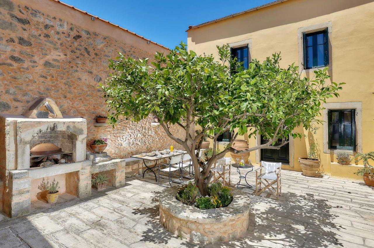 Castello Villa Daphnes - Private Pool & Whirlpool Dhafnes Exterior photo