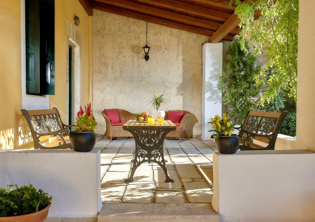 Castello Villa Daphnes - Private Pool & Whirlpool Dhafnes Exterior photo